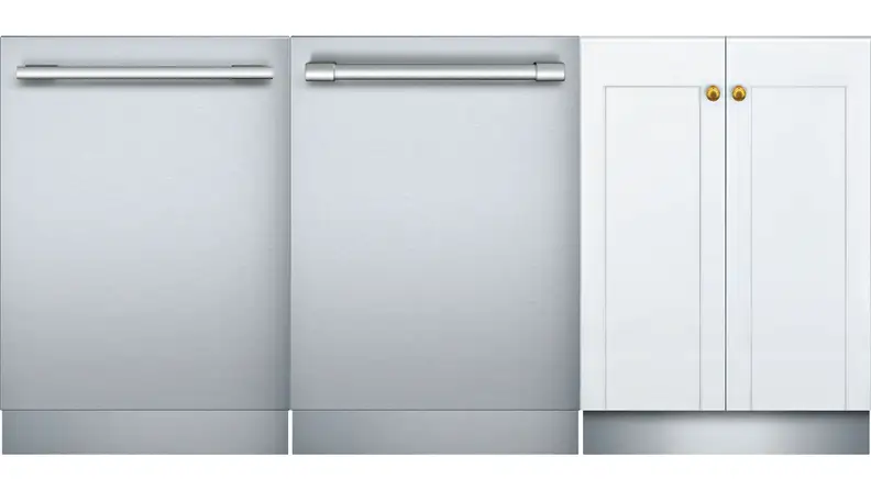 Three options for the Thermador DWHD770WFM dishwasher's face: normal, pro handle, and panel-ready.