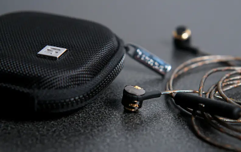 The small carrying case is sturdy and stiff, providing ample protection as you transport the t096z in-ears around town.