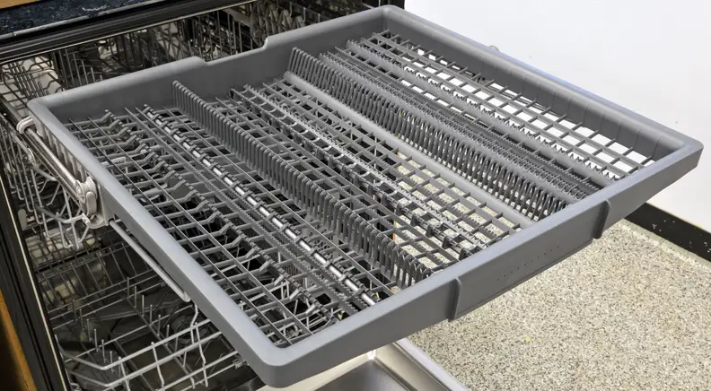 The 300 series—along with the Ascenta and 500 models—will all get this redesigned third rack. Instead of a flat tray, it angles down towards the center to let you wash other items like shallow bowls or certain types of stemware.
