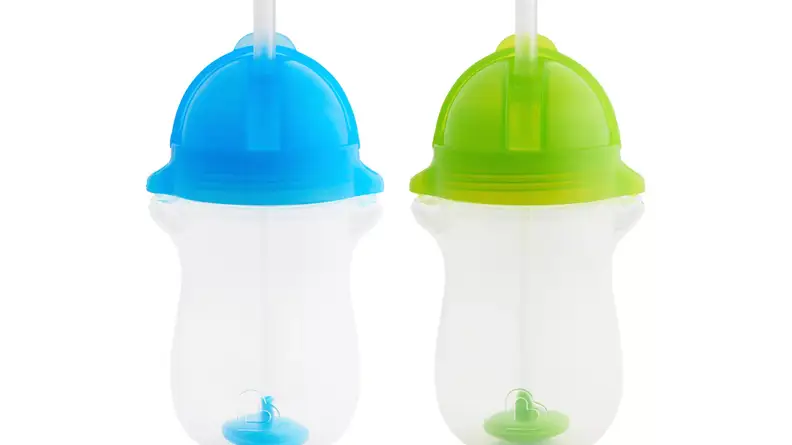 Despite claims of being leak proof, Munchkin's straw cups are an epic fail.