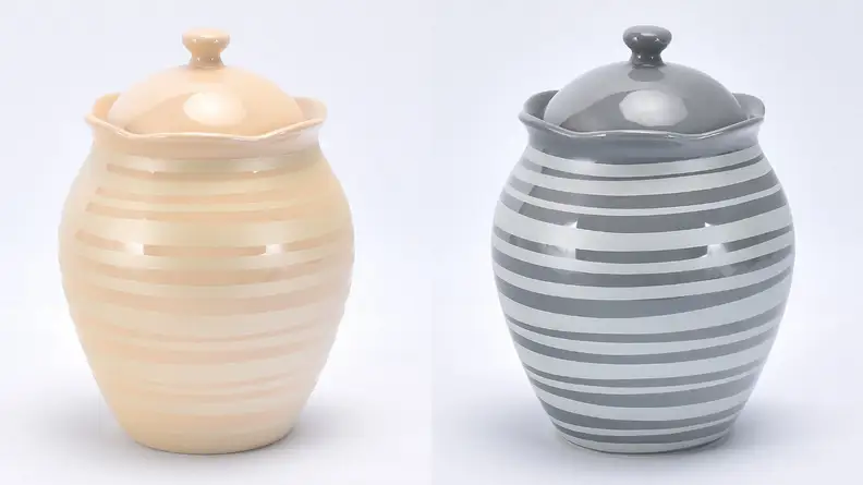 Cookie jar