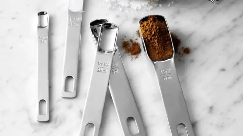 These measuring spoons fit into narrow spice bottles.