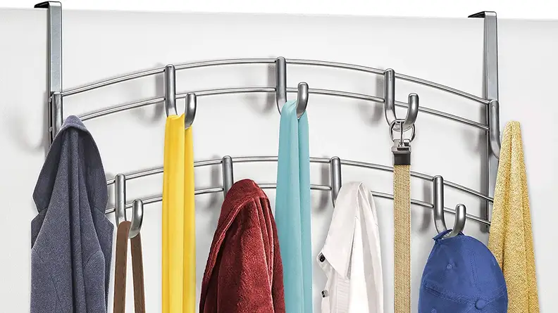 The staggered hooks provide room for all your towels.
