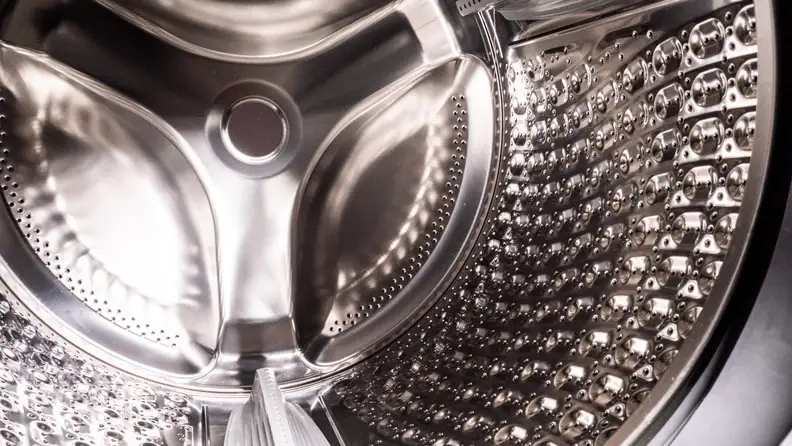 The drum's steel pattern helps provide a strong, but gentle scrub.