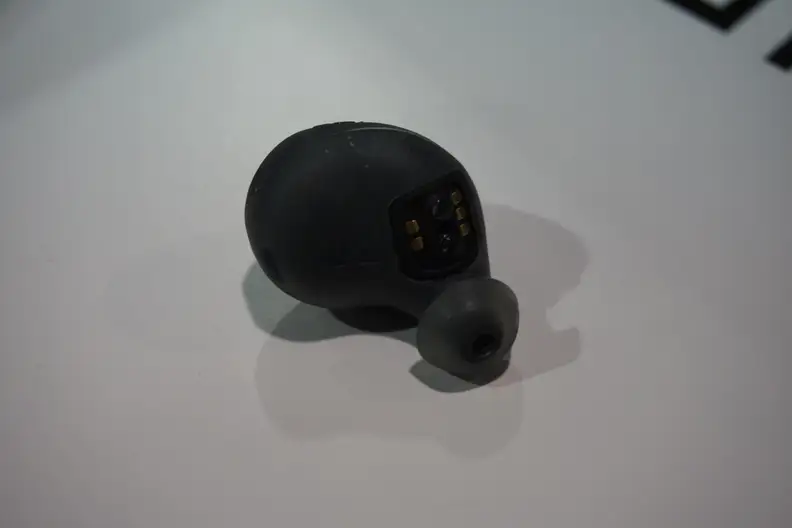 Bragi Dash inside