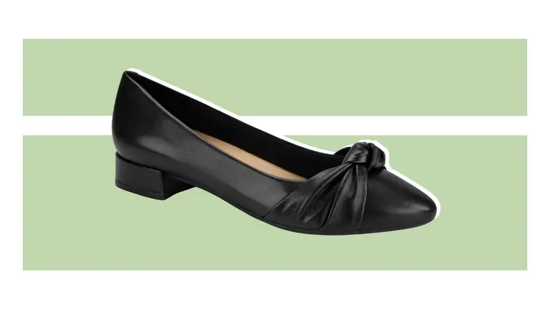 Black pumps with a gathered detail on the toe.