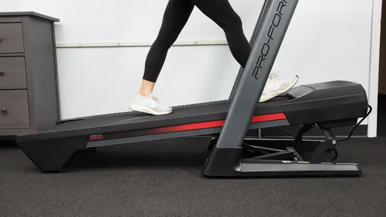 The inclination setting turned on for the ProForm Pro 2000.