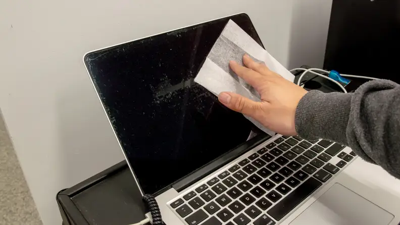 The texture of dryer sheets means they are a great no-water way of dusting.