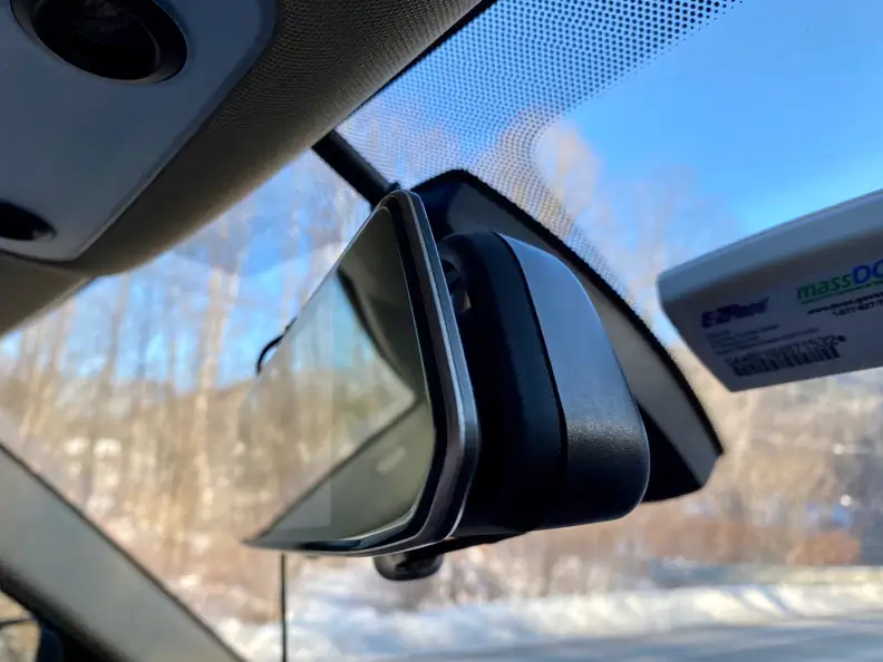 Toguard rear mirror dash cam with dual lens is easy to install.