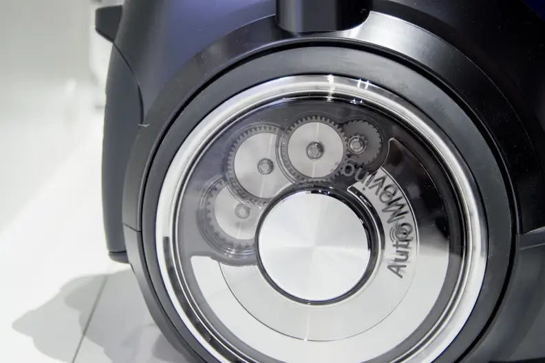 The CordZero Canister follows you around without nipping at your heels.