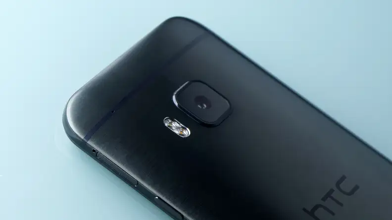 HTC One M9 camera