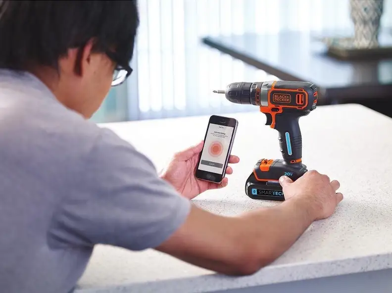 Black+Decker Smartech Drill