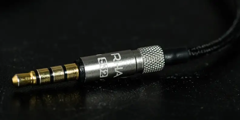 A photo of the RHA Audio S500i.