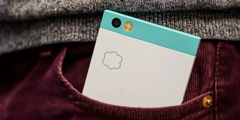 The Nextbit Robin in a pocket