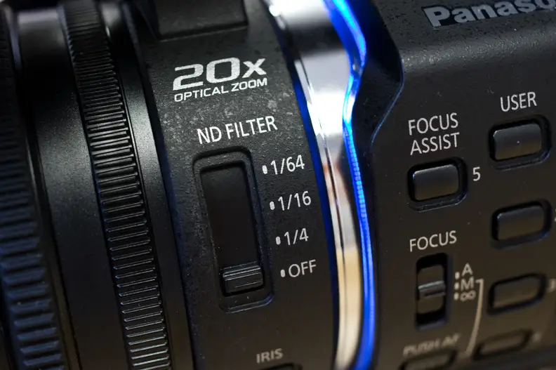 If you want to preserve a shallow depth of field but are shooting in bright light, the X1000's integrated ND filters will come in handy.