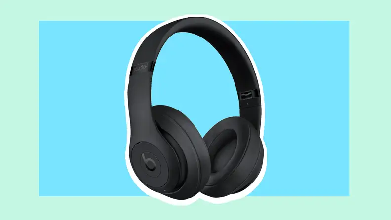 Black pair of headphone/