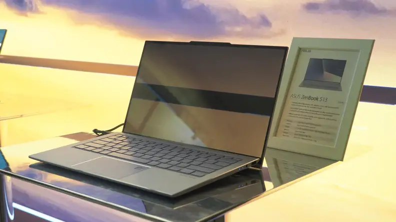 The Asus ZenBook S13