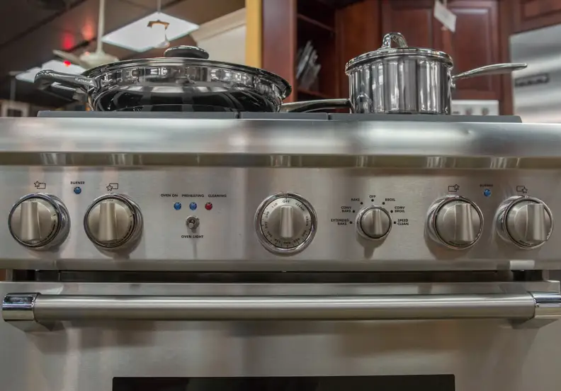 Controls, handle, and rangetop