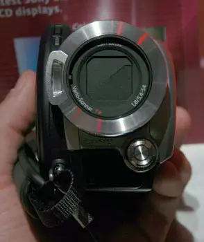 Sony HDR-UX7 First Impressions Camcorder Review - Reviewed