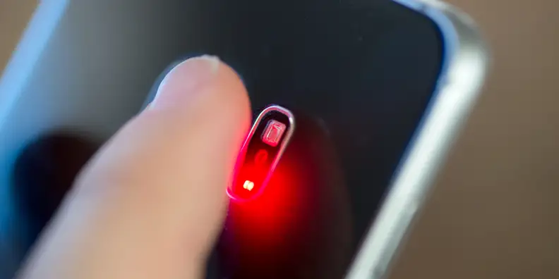 The Samsung Galaxy S6 Edge+ heart rate sensor