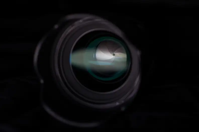 The aperture iris is as well-designed as it looks.
