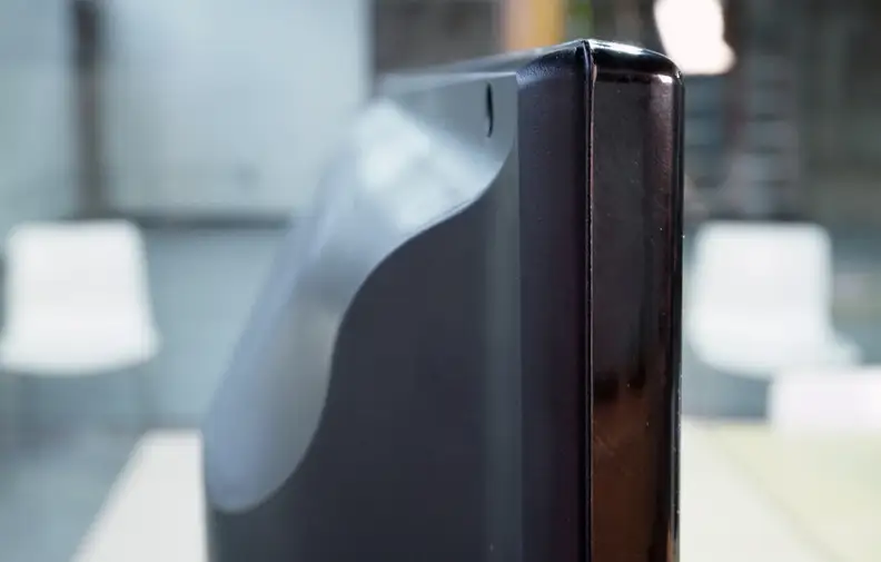 Samsung UN40H6203 from the side