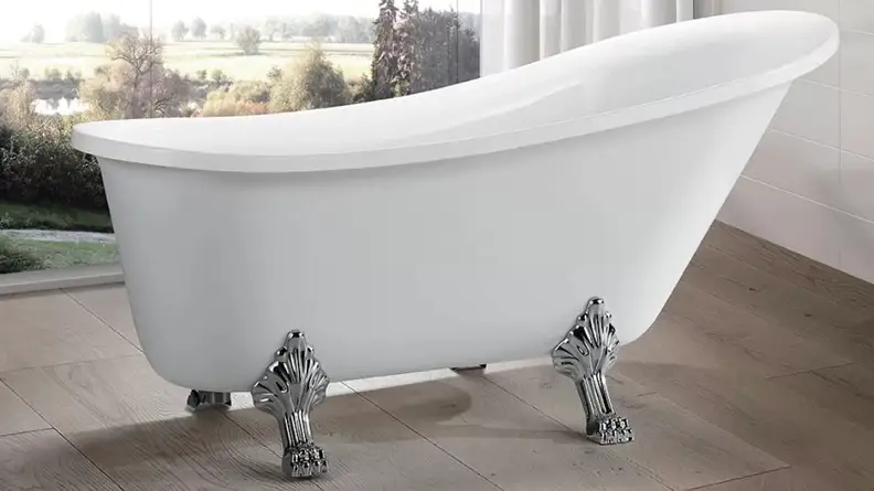 This clawfoot tub is a Regency era home decor lover's dream.