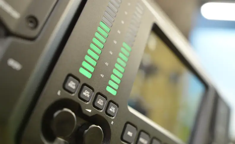 The Ursa includes very visible levels, along with channel-specific volume and muting for full audio control.