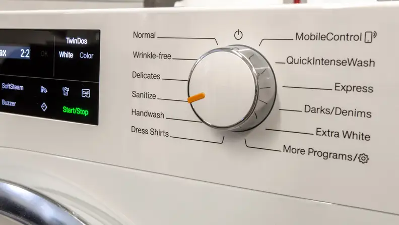 The 860 has plenty of cycles, including a 170°F Sanitize cycle.