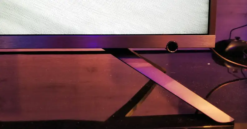 TCL 6 Series stand