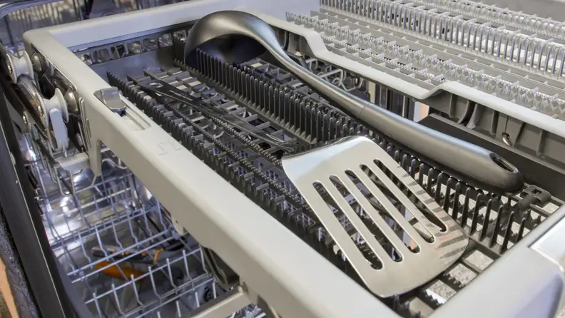 Adjustable third rack