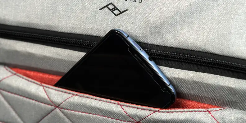 A photo of the Peak Design Everyday Messenger Bag's smartphone pocket.