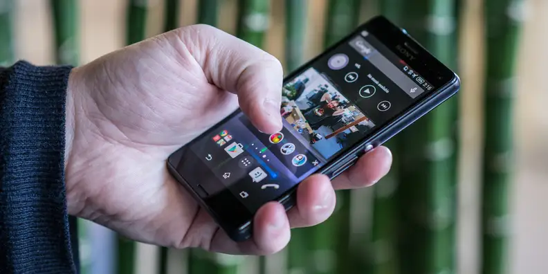 A photo of the Sony Xperia Z3 Compact in a hand.