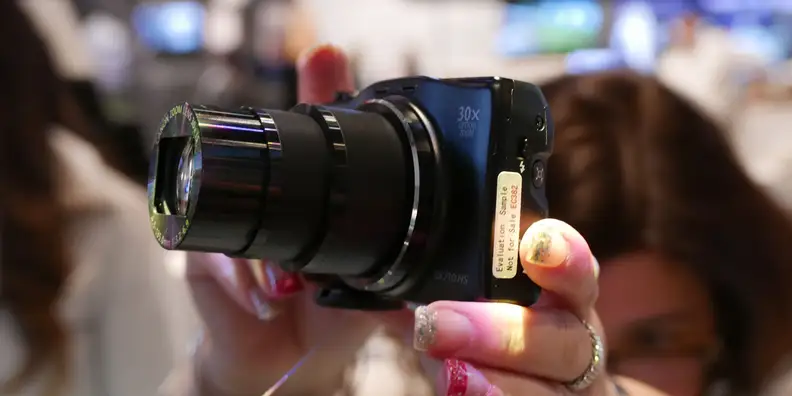Canon PowerShot SX710 HS First Impressions Review - Reviewed