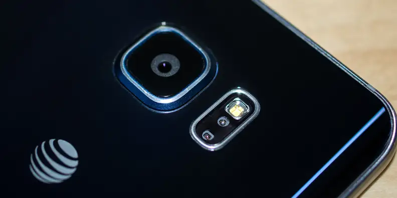 The Note 5's 1/2.6-inch camera has an f/1.9 aperture for improved low light shooting.