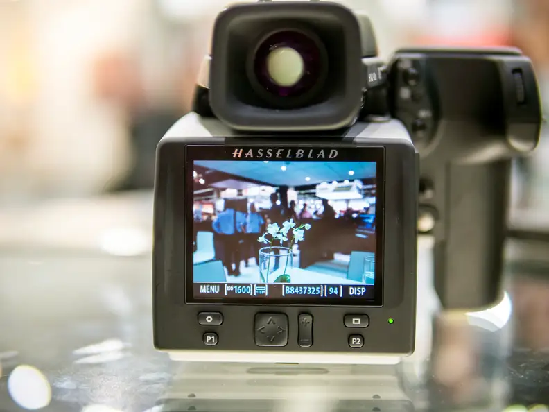 The rear monitor on the H5D-50C is a 3-inch 24-bit color LCD with 460,320 pixels.