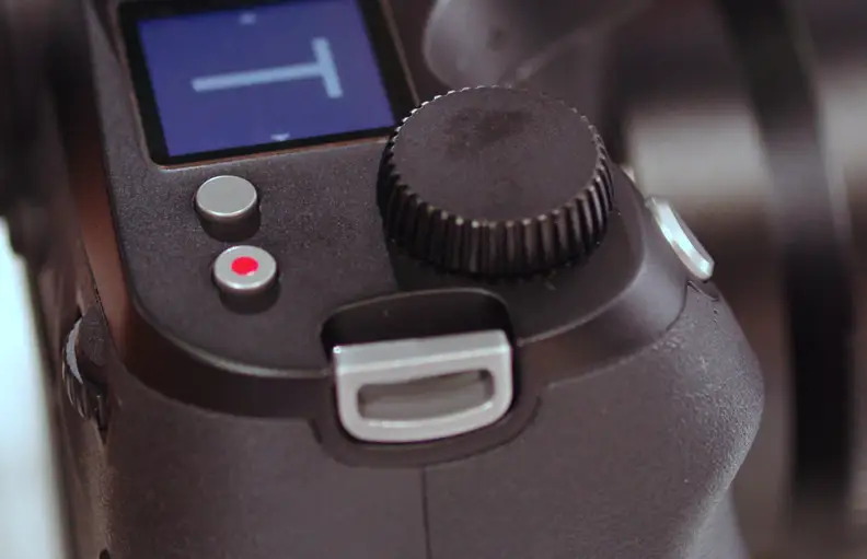 Leica hasn't given the S a ton of labeled controls, trusting that anyone investing $25k in a camera will want to figure things out for themselves.