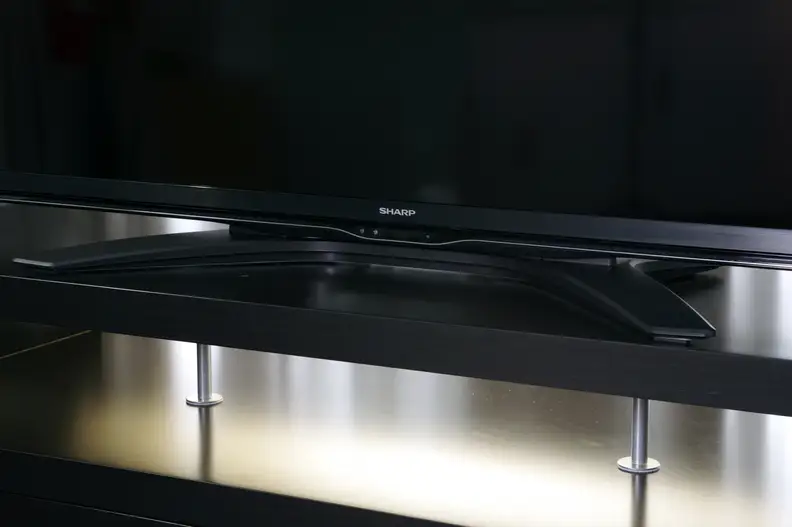 Sharp LC-60EQ10U stand