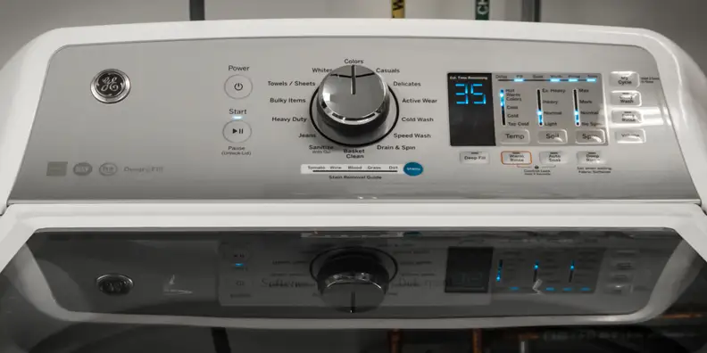 The GE GTW680BSJWS washing machine