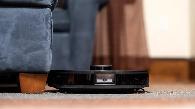 The forward-facing camera allows the T8 to navigate by sight.