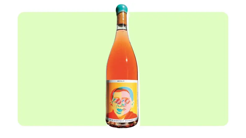 Product shot of wine bottle from Tinto Amorio.