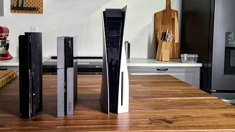 Playstation 5 vs PS4 vs PS3 Slim size