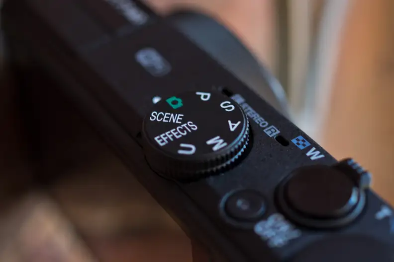 A photograph of the Nikon Coolpix P340's mode dial.