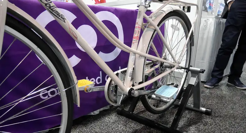 Smart pedals attached to a bike