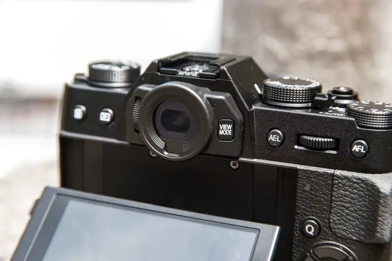 The EVF on the X-T10 is comfortable and accurate.