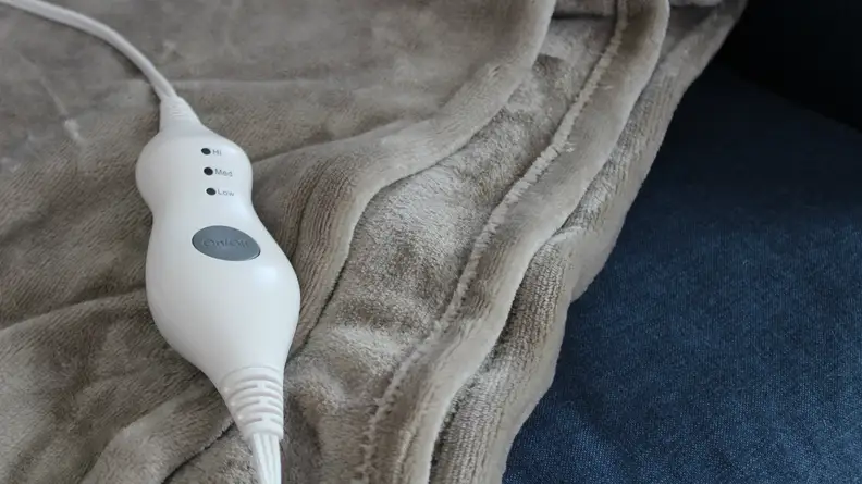 The Tefici electric blanket with the controller on the top.