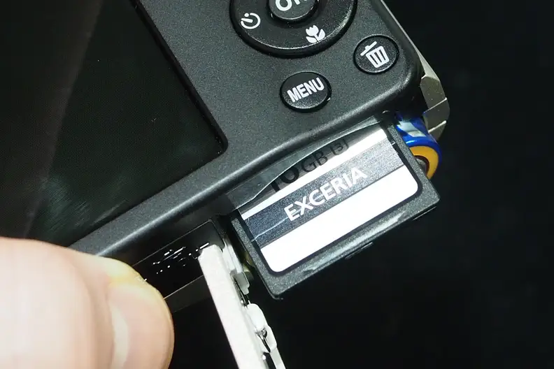 Nikon Coolpix L32 First Impressions Review - Reviewed
