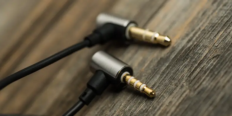 A photo of the Beyerdynamic Astell & Kern AK T8iE's plugs.