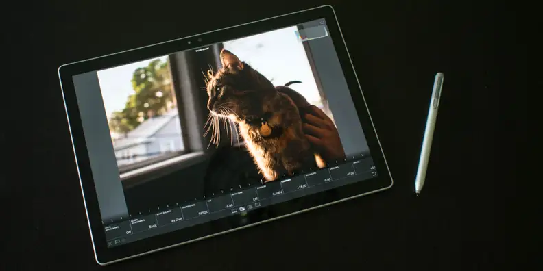 Surface Book with Performance Base Tablet Lightroom