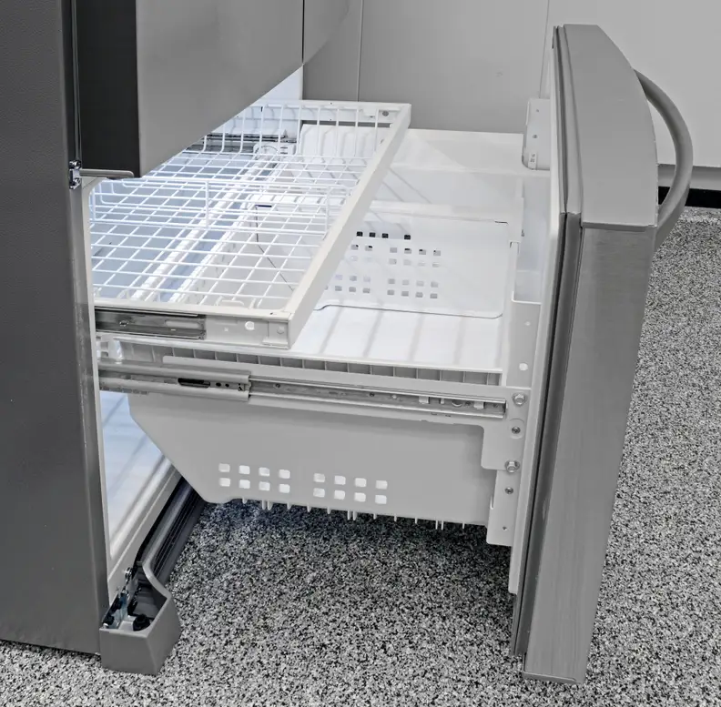 The Kenmore 70343's pullout freezer employs both wire and hard plastic drawers to organize your food.